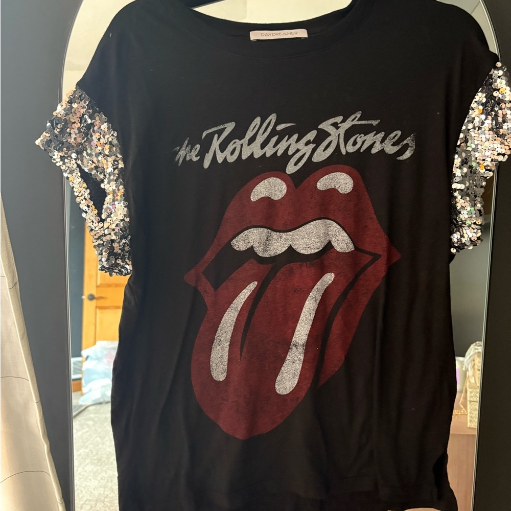Rolling Stones women’s Day Dreamer T-Shirt with Sequin Sleeves